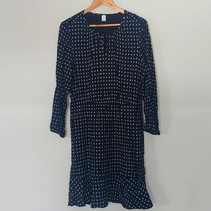 Black and white long sleeve dress